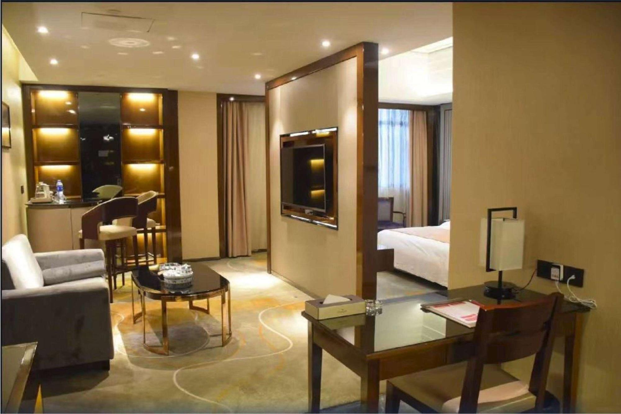Ramada Foshan Hotel Zewnętrze zdjęcie