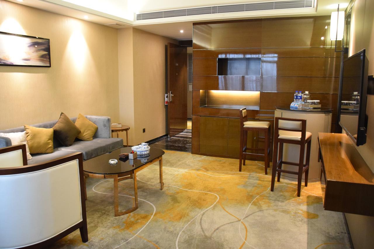 Ramada Foshan Hotel Zewnętrze zdjęcie