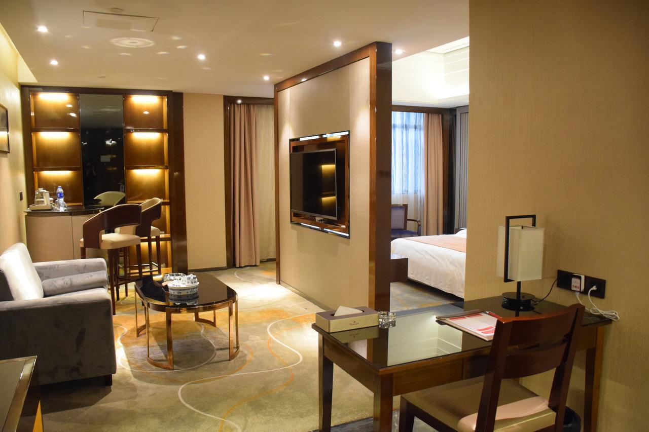 Ramada Foshan Hotel Zewnętrze zdjęcie